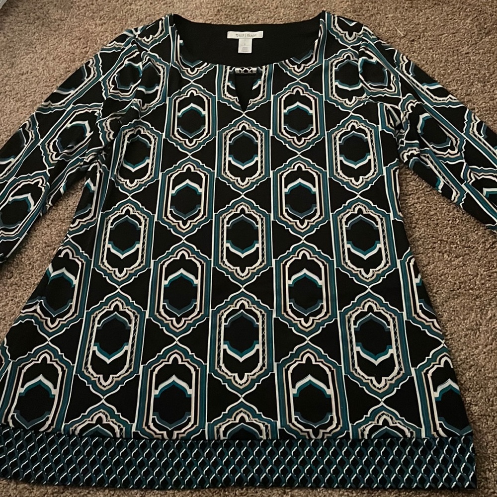White House|Black Market Women’s Tunic Top size L, w/ metal adornment 

01-35